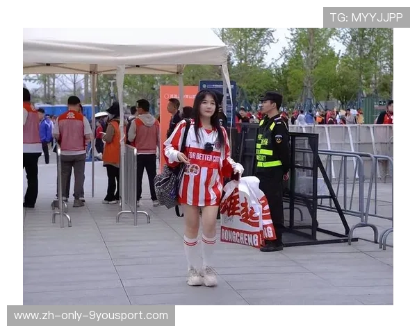 上海申花拉唐中路渗透撕开防线，创造精彩进攻奇迹